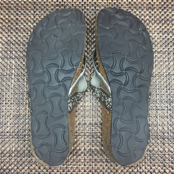 Italian Shoemakers Shoes | Italian Shoemakers Silver Cork Thong Sandal Sz 85 | Poshmark